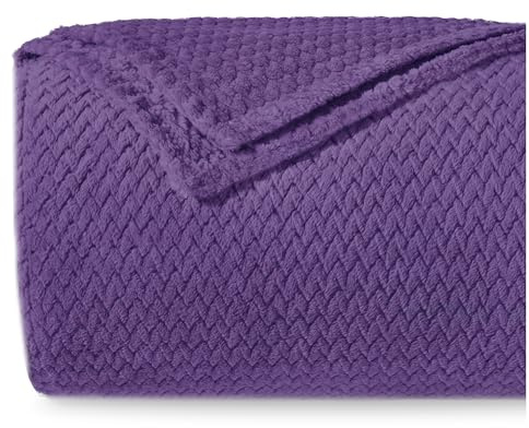Dreamzie - Flauschig Fleecedecke 130 x 150 cm - Kuscheldecke Mikrofaser 100% Polyester 260gsm - Decke Sofa mit Fischgrätmuster und weicher Haptik - Lila