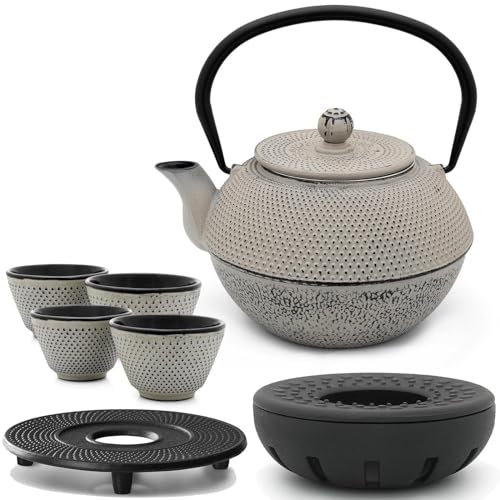 Asia Teekanne Gusseisen Set 1.1 Liter - grauer Teekessel & Edelstahl-Filter-Einsatz für losen Tee & Teebecher (4 Tassen) & Stövchen & Untersetzer