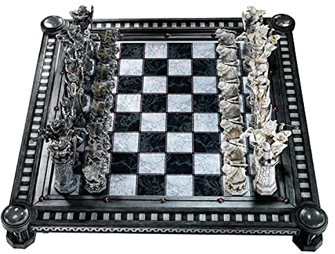The Noble Collection Harry Potter - Set di scacchi The Final Challenge - Scacchiera 52 cm - Set di pellicole con Licenza Ufficiale Repliche Regalo per 2 Giocatori Età 3 Anni o Su