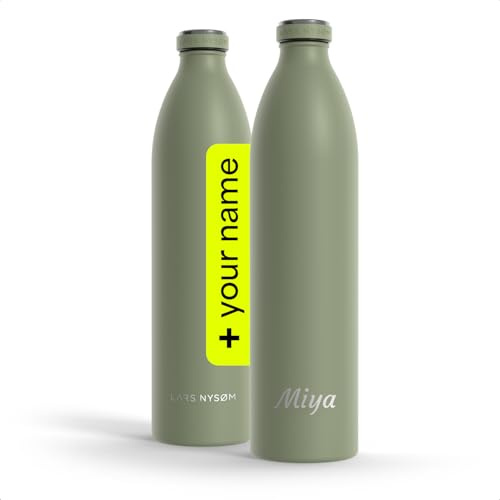 LARS NYSØM Botella de acero inoxidable personalizada 350 ml, 500 ml, 750 ml, 1L, 1,5L | Botella térmica con grabado para bebidas con gas | Botella como regalo con nombre (Sage Green, XL 1500ml)