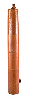 Alpenleder Posterrolle Marcus – Echt Leder Transportrolle – Große A1 Plakatrolle, brauner Zeichenköcher, Vintage Can Cooler Dosentasche, Verstellbarer Tragegurt mit Getränkehalter (64x8x8cm, Cognac)