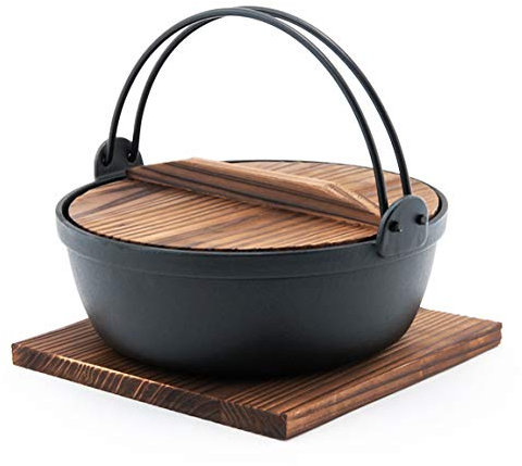 Happy Sales HSSN-LGHP10, Japanese Design Cast Iron Nabe Sukiyaki Nabemono Hot Pot With Wooden Lid, 90 fl.oz.