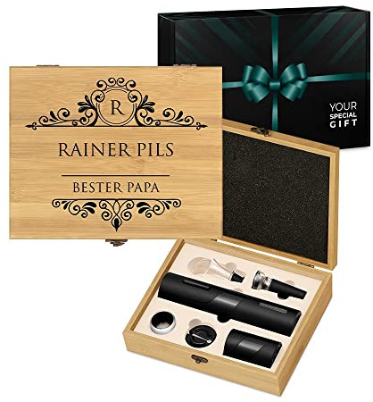 Maverton 6-teiliges Weinzubehör Set mit Aufdruck - elektrischer Weinflaschenöffner - Bieröffner - Wein Geschenkset für Männer - Wine Opener Set - Wein Set in Bambusbox - Dekor