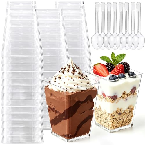 CenYouful 50 Stück Dessertgläser Plastik, 150 ML Wiederverwendbar Dessertbecher mit Löffeln, Transparenten Quadratischer Dessertschalen für Party, Puddings, Mousses und Eiscreme