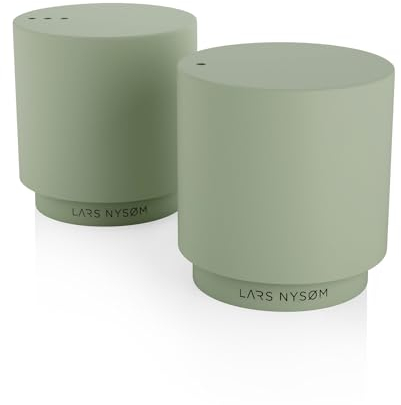 LARS NYSØM Salz und Pfefferstreuer-Set | Edelstahl Salzstreuer, Minimalistisches Design Gewürzstreuer, leicht nachfüllbar (Sage Green)