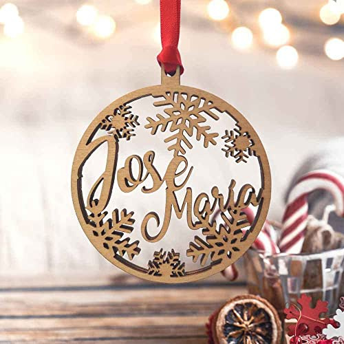 Bola de Navidad Personalizada con Nombre de Madera con Copos de Nieve Interior. Regalo Original Personalizado con Nombre. Adorno árbol de Navidad.Cordel de Raso Rojo Incluido. (Pack 2)