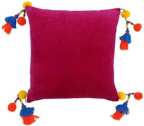 Paoletti Riva Poco Kissenbezug - Fuchsia Pink - Faux-Samt-Gewebe - Quaste Pompom Corners - Versteckte Reißverschluss - Maschinenwaschbar - 100% Baumwolle - 55 × 55 cm (22 X 22 Zoll)