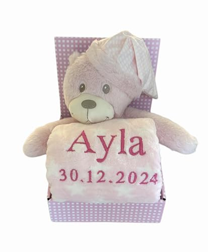 KIDDI-MEDIA Babydecke mit Name & Geburtsdatum Bestickt, Rosa | Inkl. Plüsch Stofftier, Geschenk Taufe Geburt, CE-Zertifizierung, TEDDY mit SCHLAFMÜTZE