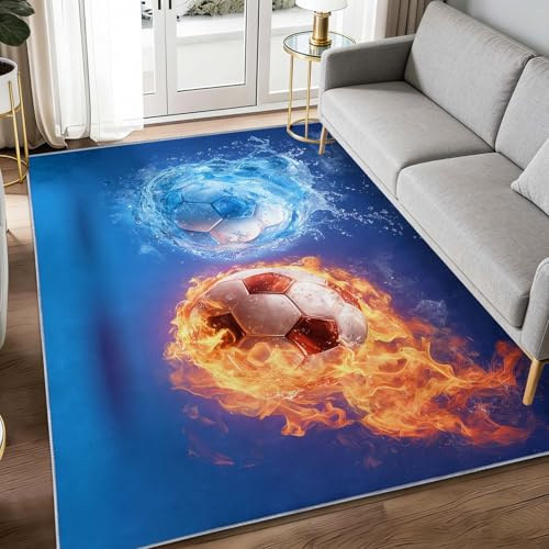 Generisch Sportblau Teppich für das Kinderzimmer Kinderzimmerteppich und Jugendzimmerteppich Soft Kids kuschelig Weich pflegeleicht Wohnzimmer Feuer- und Wasser-Fußbälle 80 x 150 cm
