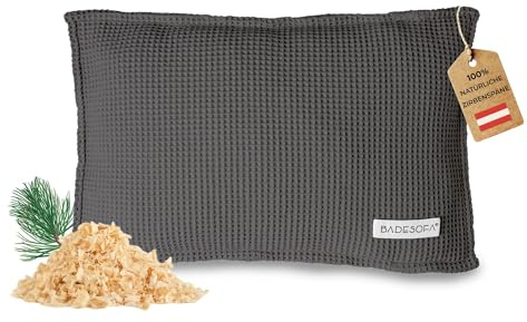 SAUNASOFA Zirbenkissen aus 100% Bio-Baumwolle in Anthrazit | Duftkissen zum Schlafen & als Sauna Zubehör, Handgefertigt in Europa, Saunakissen Geschenk aus natürlicher Zirbe, 26x40 cm