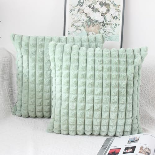 OYIMUA Fluffy Sage Green Cushion Covers 50cm x 50cm Faux Fur Cushion Cover 20x20 inches Set of 2 Pillow Cases Soft Plush Sofa Cushions Living Room Modern Moroccan Covers