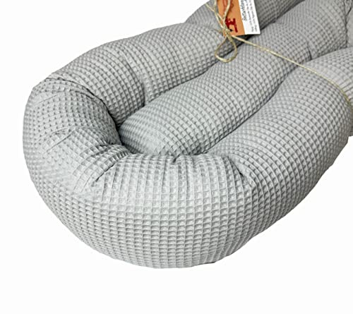 Schlangenmanufaktur® Baby Kuschelschlange Stillkissen Waffelpique Hellgrau, Handgemacht in Bayern aus Öko-Tex® Materialien, Kopfschutz für Wickeltisch, Seitenschläferkissen (250cm)