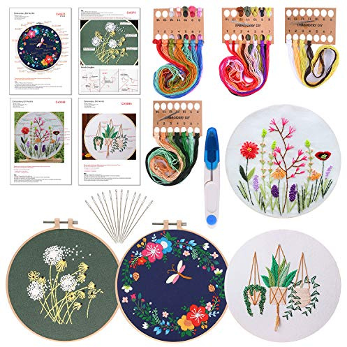 FEPITO 4 uppsättningar med mönster och instruktioner korsstygnssatsen innehåller 4 broderikläder med blommigt mönster, 2 broderiringar, sax, färgat trådnålsset