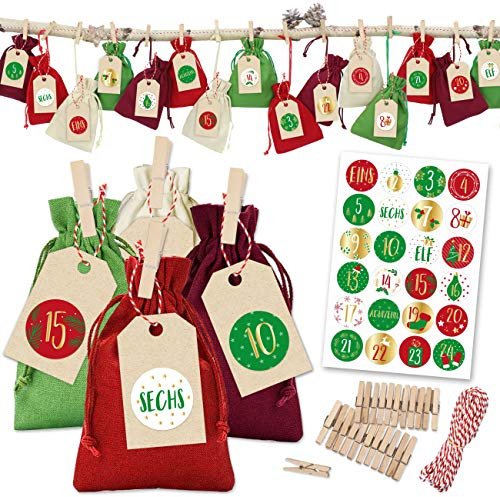 Papierdrachen Adventskalender 2025 zum Befüllen - 24 Stoffsäckchen in Rot-Grün-Weiß - inkl. Klammern, Kordel & Stickern - zum Dekorieren & Basteln