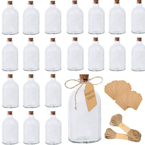 AZKEEGREY Paquete de 40 mini botellas de vidrio con corcho, botellas de vidrio de 50 ml para recuerdos de boda, botella de chupito con tapones de corcho, etiquetas de etiqueta y cuerda para