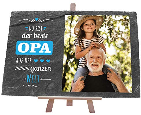 wandmotiv24 Schiefertafel Bester Opa mit Holz-Staffelei, Personalisiert mit Farb-Foto, Digitaldruck, Schrift Herzchen in Blau, Querformat 30x20cm, Natur Schieferplatte, Foto-Geschenk, Dekoration