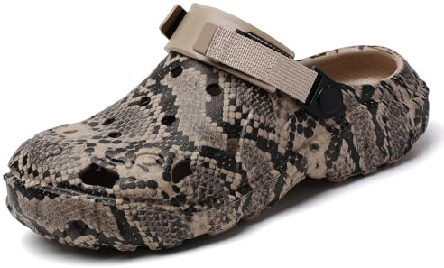 SECHRITE Zuecos impermeables para hombre y mujer, con estampado de serpiente, ligeros, antideslizantes, cómodos, con correa ajustable para exteriores e interiores, Caqui, 13 Women/11 Men