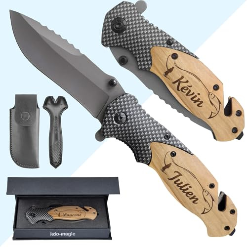 KDO MAGIC Personalisiertes Klappmesser (Motiv: Fisch) | Geschenkidee für Vatertag, Geburtstag, Mann, Weihnachten | Personalisierbares Sicherheitsmesser | Carbon-Effekt