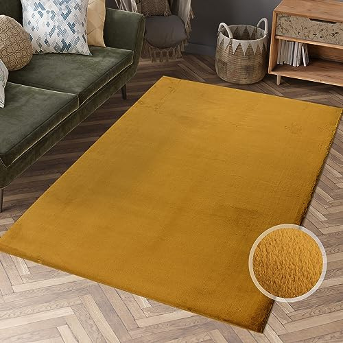 carpet city Hochflor Teppich Wohnzimmer - Einfarbig Amber, bernsteinfarbend - 160x230 cm - Super Soft Polyester, Samtig-Flauschiger Flor - Fell-Teppiche für Schlafzimmer, Esszimmer, Arbeitszimmer