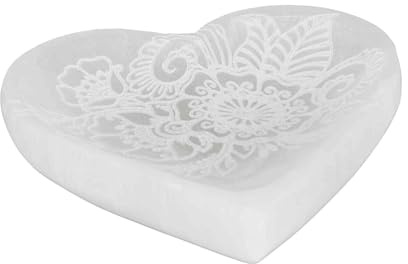 NKlaus Placa de carga de selenita en forma de corazón, 10 × 8 cm, cuenco de energía hecho a mano con grabado floral, ideal para limpiar y cargar piedras preciosas, meditación, rituales y decoración