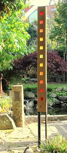 Gartenskulptur aus Holz und Glas. Gartendekoration als Unikate handgefertigt und wetterfest
