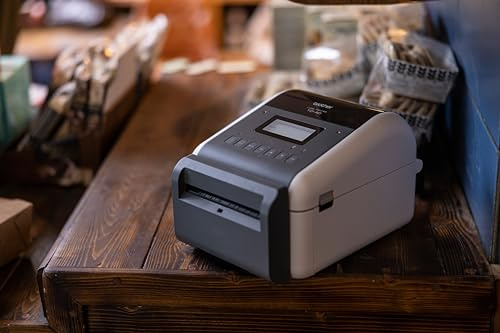 Brother TD-4550DNWBFC Linerless-Etikettendrucker, mit 300dpi und 152 mm/Sek. Druckgeschwindigkeit. 108 mm Druckbreite, USB-, LAN-, WLAN-, Bluetooth- und Serielle Schnittstelle