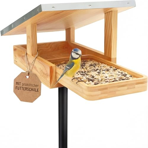 Steady Nature Vogelfutterhaus mit Ständer, Erdspieß, Holz, wetterfest | Entnehmbare Bambus-Futterschale, ca. 1,40 m Futterhöhe als Schutz vor Katzen, offene Bauweise mit freier Sicht, Blechdach
