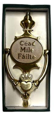 Exclusively Irish Cead Mile Failte Türklopfer, oval, Claddagh-Stil, satiniertes Nickel (poliertes Messing)
