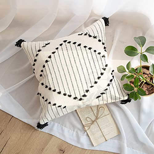 LIGICKY Kissenbezug Boho Büschelige Dekorative Kissenbezüge Geometrisch Getuftet Quaste Weich Kissenhülle Baumwolle für Sofa Couch Schlafzimmer Wohnzimmer Büro Auto 45 x 45 cm