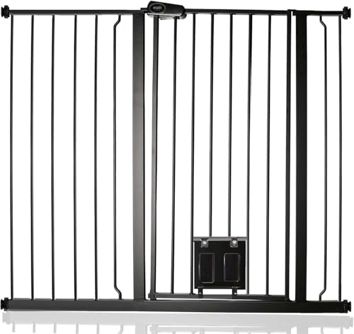 Bettacare Haustiergitter mit Verriegelbarer Katzenklappe, 113.8cm - 121.4cm, Schwarz, 104cm in der Höhe, Extra Hohes Haustier Sicherheitsgitter mit Katzenklappe, Einfache Installation