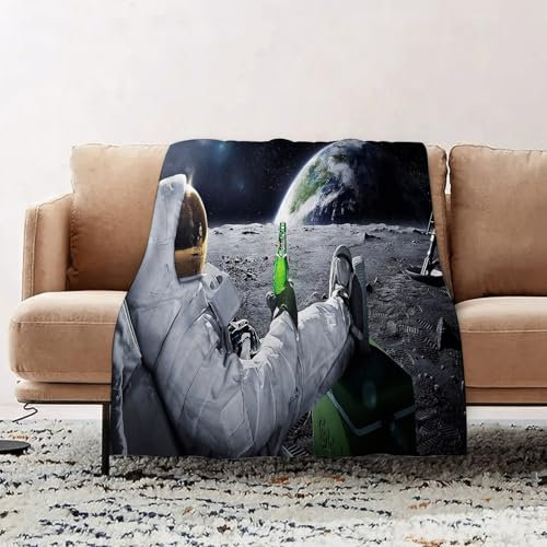JYLYZZIN Kuscheldecke flauschig, weiche warme Fleecedecke 76 x 100 cm als Decke Sofa,Der Mond Erde Planet A Männer Trinken Bier USA Flagge, Wohndecke oder Couchdecke überwurf