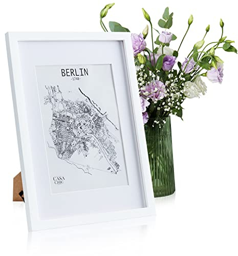 Classic by Casa Chic - Echtholz Bilderrahmen A3 - Weiß - mit DIN A4 Passepartout - Plexiglas - Rahmenbreite 2cm