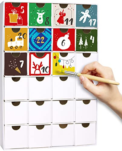 BRUBAKER DIY Adventskalender zum Bemalen, Basteln und Selbstgestalten - Wiederverwendbarer Weihnachtskalender zum Befüllen mit 24 Schubladen aus Pappe - Weiß - 32,5 cm Höhe