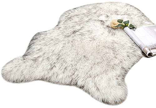 MIULEE Faux Fell Teppich Flauschig Weiche Warm Modern Bodenmatte Sofa Matte Kunstfell Dekofell Unregelmäßig Bettvorleger Wolle Longhair Optik Gemütliches 60x90 cm Weiße + Grau