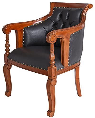 Bibliothek Sessel „Chesterfield“ – Massives Mahagoniholz, schwarzer Kunstlederbezug, handgearbeitete Holzschnitzereien, Chesterfield-Knopfheftung, klassischer Antikstil, H 90 × B 65 × T 80 cm,