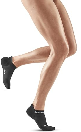 CEP - ULTRALIGHT Kompressionsstrümpfe Damen No Show schwarz, Gr. M, Extra Kurze Laufsocken mit leichter Kompression, Stabilisierende anti Blasen Kniestrümpfe, Atmungsaktive Sportsocken