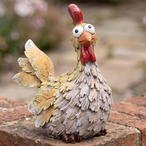 Smadeer Funny Chicken Ornaments for Outdoor Garden Home, Humorous Hen Statue with Curious Big Eyes, Waterproof Resin Farm Animal Sculpture for Kitchen Patio Yard Decor, Unique Gifts for Mum - 17.9cm
