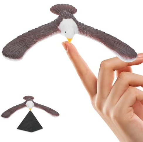 BESTonZON Balance Eagle Decor Pyramidenbalance Adler Balancierender Vogel Als Spielzeug Für Schreibtisch Bürodekoration Und Heimdekoration Kunststoff 17.00 X 13.00 X 7.00 cm 1 Set