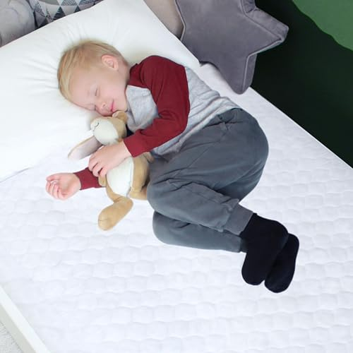 Hygge Sheets® Kissdynor för potträning för barn, småbarn – 2-pack – 100 % vattentät, halkfri sängvätdyna för tvillingsängar – tvättbar, återanvändbar madrass och lakansskydd – vit