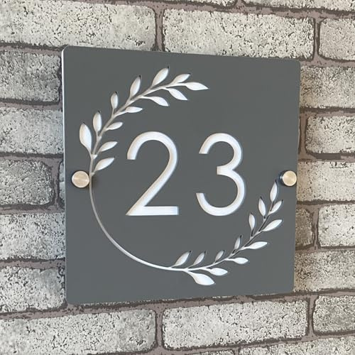 Plaque de numéro de maison personnalisable en acrylique 3D bicolore (gris sans fumée et blanc) avec numéros flottants et guirlande, pour intérieur et extérieur, idéale pour maisons, hôtels,