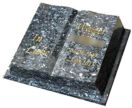 Grabstein als offenes Buch aus Granit Labrador Blue Pearl, inkl. Name und Lebensdaten. Von designgrab: Liegeplatte, Urnengrabstein, Gedenkstein