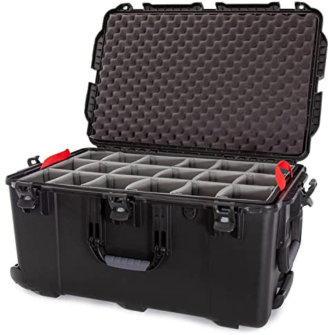 Nanuk 965 Hartschalenkoffer mit Rollen und gepolsterter Trennwand, wasserdicht, Schwarz