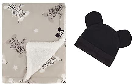 Disney Fuzzy Nerz-Babydecke, doppelseitig, ultraweich und plüschig, Nerz- und Sherpa-Überwurf für Neugeborene, Maße: 76,2 x 101,6 cm, inklusive passender Säuglingsmütze