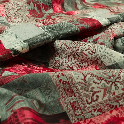 Redbrick Mill Fabrics Flammhemmender, moderner, bedruckter Polsterstoff aus Samt mit geometrischem Muster in Rot (Meterware)
