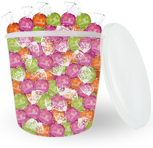 LINDT - 100 bouchées LINDOR Lait Fraise, Pistache et Orange - 1,25 kg | Boite de 1.25 kg de Chocolat Lait Fraise, Pistache et Orange Sanguine à Offrir ou à Partager - Anniversaire, Fête, Mariage