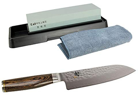Kai Shun Premier Tim Mälzer Geschenkset | TDM-1702 japanisches Santokumesser Klinge18 cm | + KAI-Schleifstein AP-0305 + Premium- Poliertuch