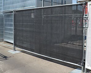 Miko® Bauzaunnetz 3,50 m x 2,00 m – Sichtschutznetz für Bauzäune Schwarz – Reißfestes HDPE Wind- & Sichtschutznetz für Baustelle, Garten & Events – UV-beständig, wetterfest & langlebige P