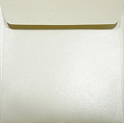 Netuno 25 Kuverts Perlmutt-Creme quadratisch 17x17 cm glänzend und edel | 120g Majestic Candelight Cream · elegante festliche große quadratische cremefarbene Briefumschläge für Taufe, Kommunion