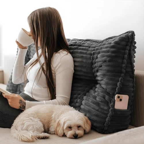 Gutekissen® Rückenkissen - Lesekissen für Bett und Sofa - Keilkissen - Rückenpolster für die Wand - Sitzkissen - Wandkissen - Mit Handytasche (Dunkelgrau Tilia, 70 cm)