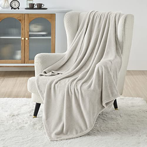 Bedsure Manta de Peluche Mullida y Polar - Cálida y Suave para Invierno, Sofá XL, Salón - 150 x 200 cm, Color Beige